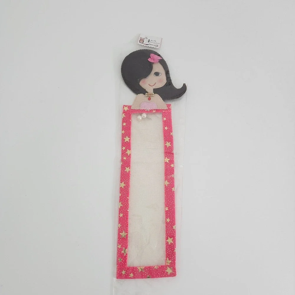 Marta Mendonça Handmade Felt Girl Earring Organizer Pink Star Mesh Wall Hanging